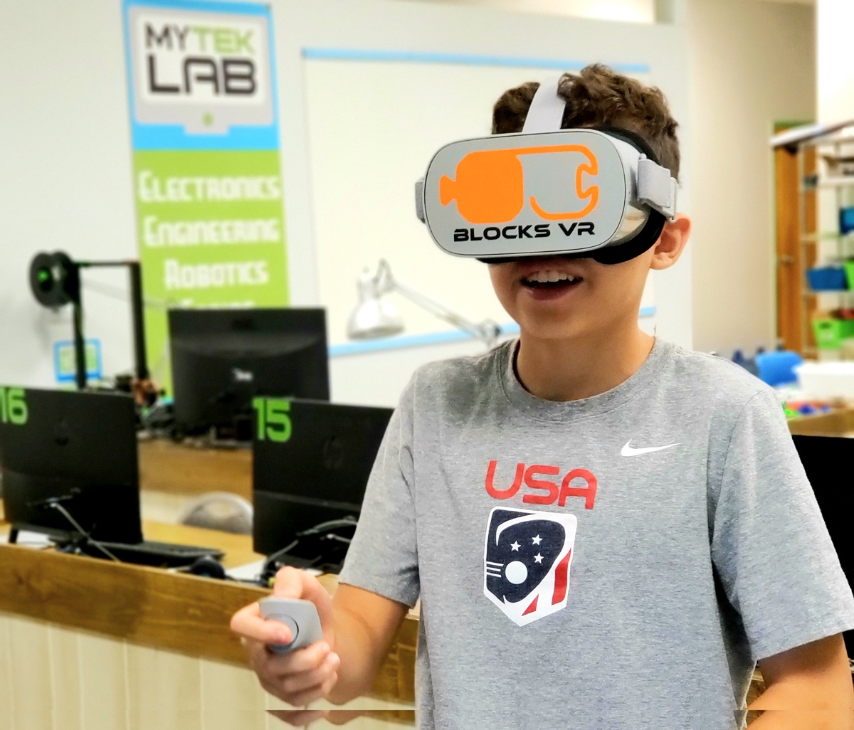 Student enjoying VR